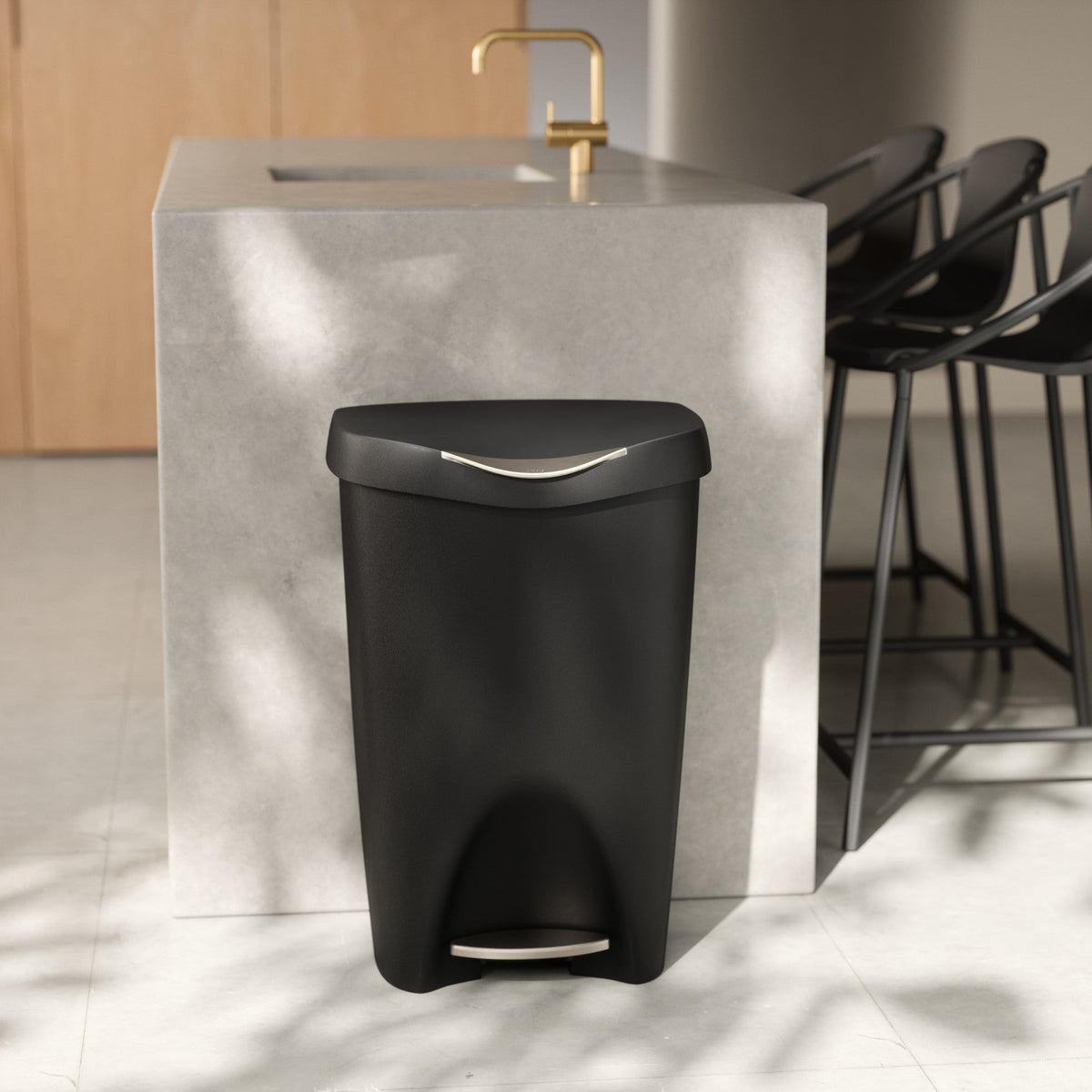 Brim Step On Trash Can