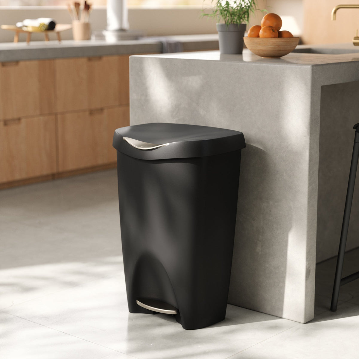 Brim Step On Trash Can