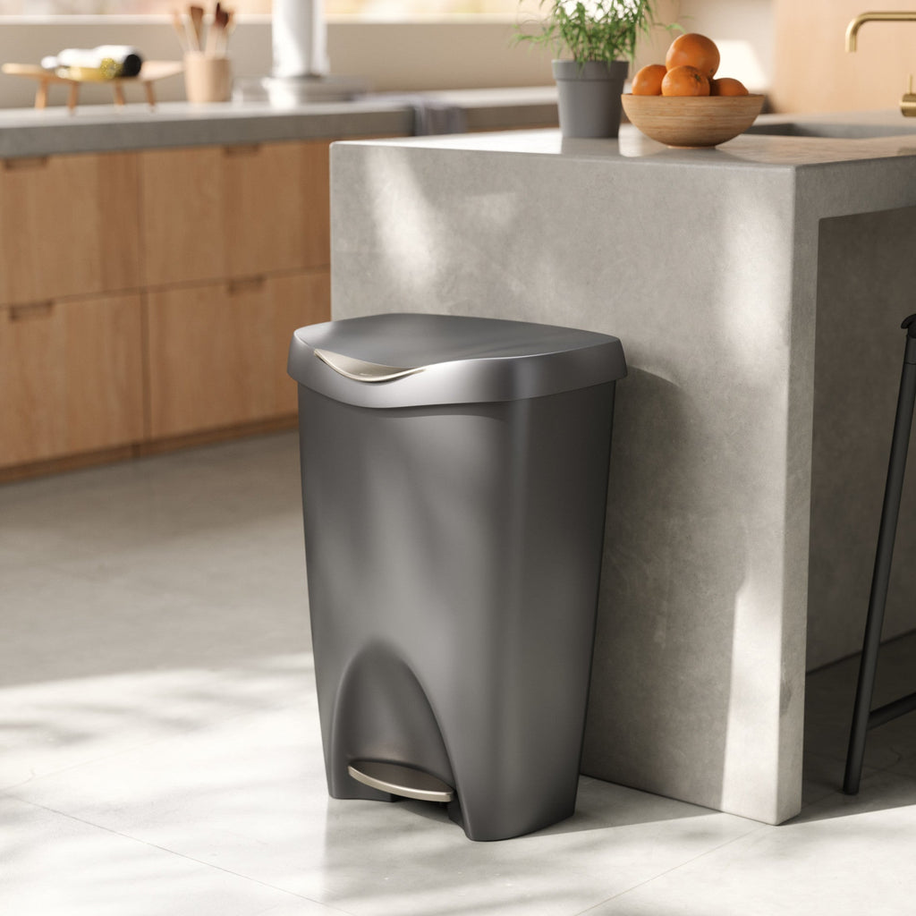 Brim Step On Trash Can