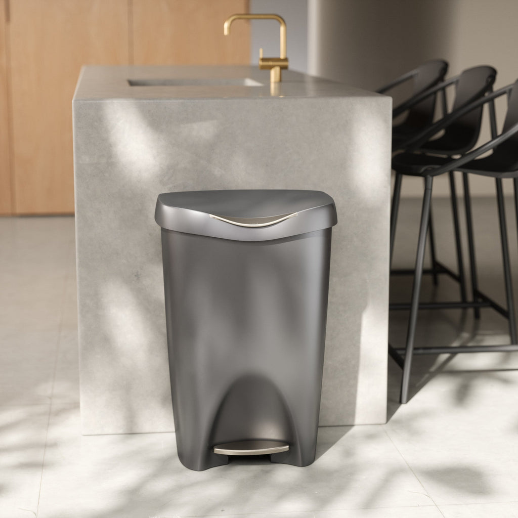 Brim Step On Trash Can
